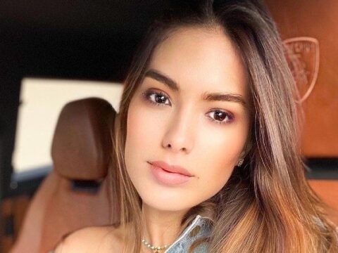 Sharon Fonseca: altezza, peso, Gianluca Vacchi, operazione figlia Blu, Instagram